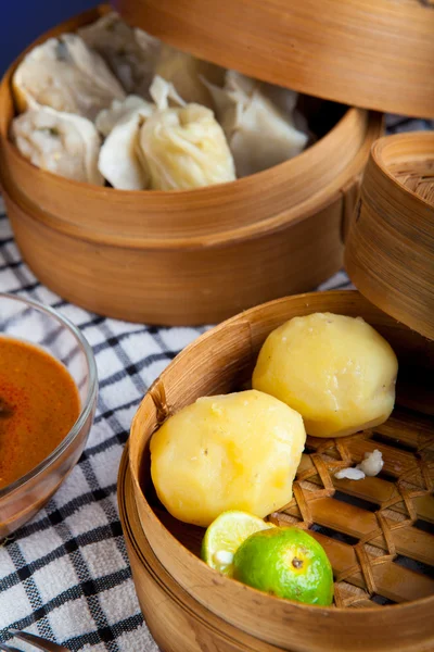 Indonesiska mat potatis Sandra Tahu Bandung — Stockfoto