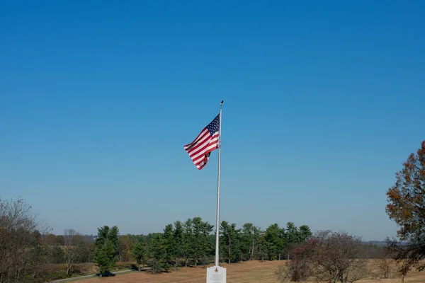 Amerikaanse Vlag Wappert Een Heldere Blauwe Lucht Valley Forge National — Stockfoto