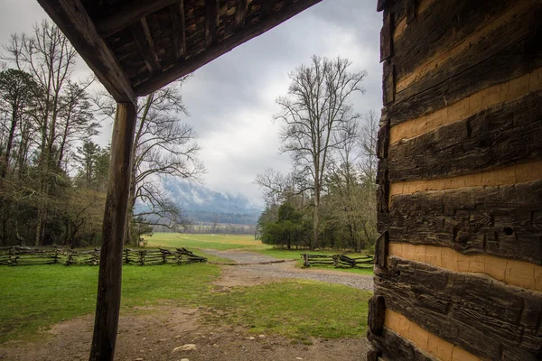 Gatlinburg tennessee verrauchte berghütte mit aussicht — Stockfoto