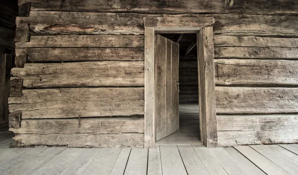 Cabina de registro histórico con puerta frontal abierta — Foto de Stock