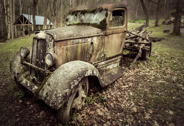 Старый пикап Dodge — стоковое фото