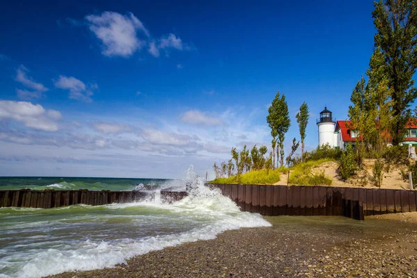 Phare Lac Michigan Des Vagues Écrasent Sur Côte Lac Michigan — Photo