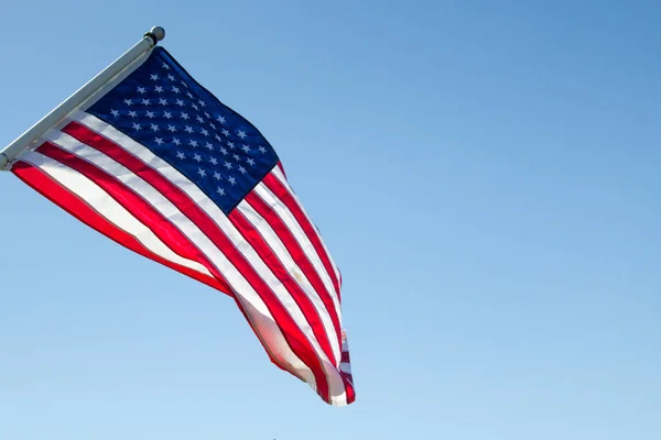 Bandera Americana Cielo Azul Luz Del Sol Brilla Bandera Americana — Foto de Stock