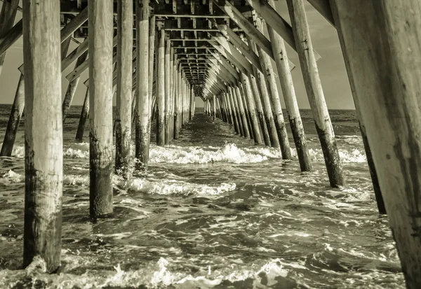 Boardwalk altında — Stok fotoğraf