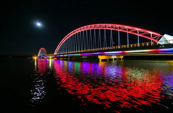 Gece gökyüzü ve köprü Zhangjiakou Hebei Çin