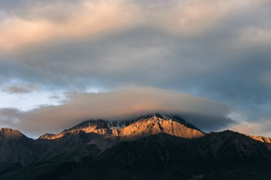 Qilian karla kaplı Güzellik
