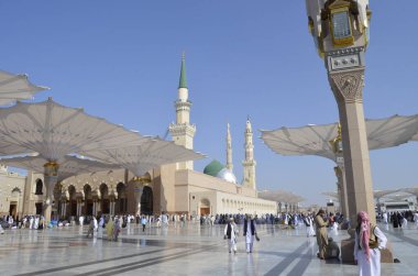 Madinah, Suudi Arabistan 28 Kasım 2017 - Nabawi camiinin ön tarafı