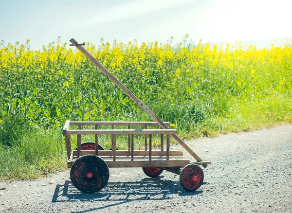 Handcart on a dirt road — Stock Photo, Image