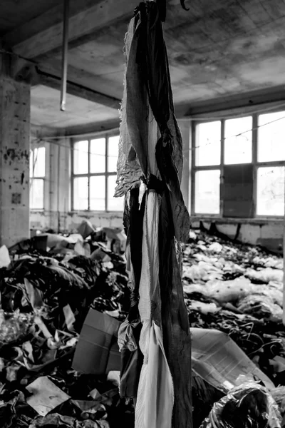 Rags in a factory hall — Stock Photo, Image