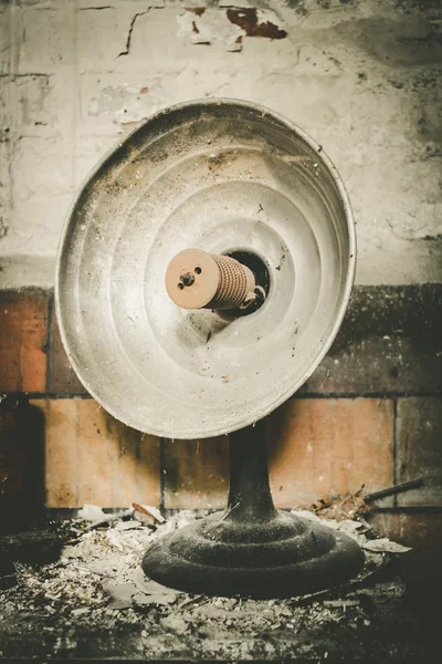 Viejo calentador oxidado — Foto de Stock