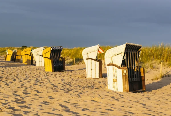 Pantai kursi di pantai — Stok Foto