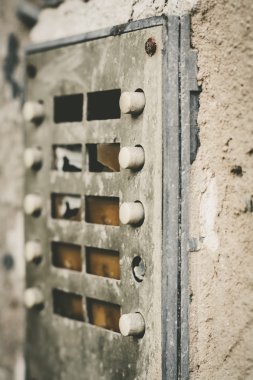 eski evin kapı zilleri II