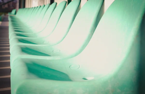 Siedziska stadionowe zielony — Zdjęcie stockowe