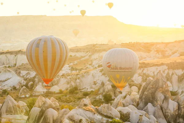 Cappadoce Turquie Octobre 2019 Montgolfières Survolant Vallée Cappadoce Les Montgolfières — Photo