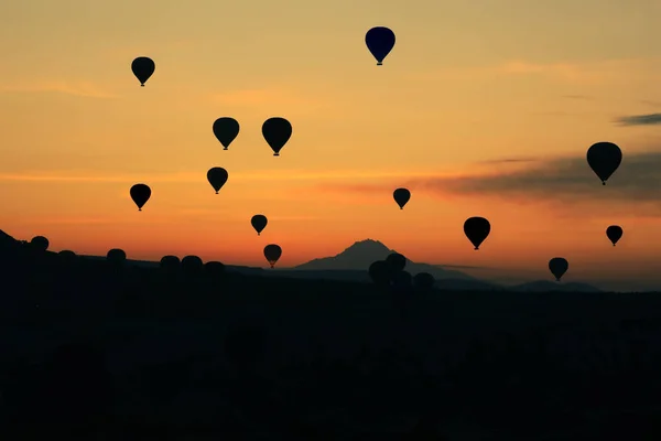 Ballons Air Silhouette Survolant Vallée Cappadoce Les Montgolfières Sont Une — Photo