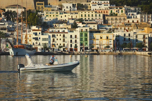 Biza Spanya Ağustos 2020 Biza Nın Mavi Akdeniz Şehir Manzaralı — Stok fotoğraf