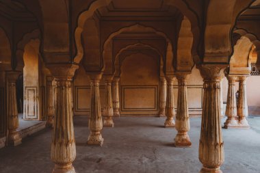 Amber Kalesi 'ndeki Sattais Katcheri Malikanesi Jaipur, Hindistan' ın en önemli turistik yeridir.