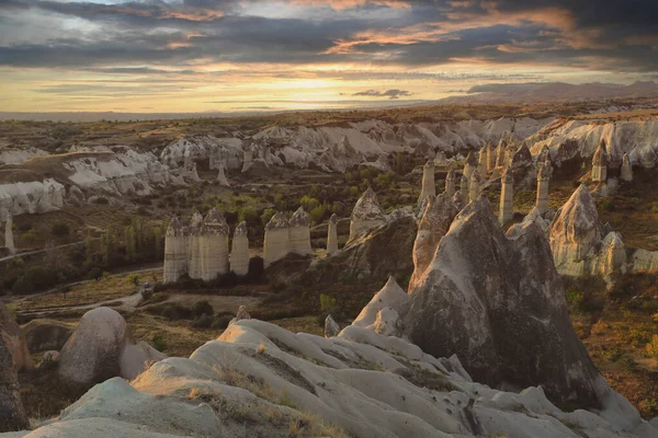 Völgy Cappadocia Homokos Hegyeivel Fantasztikus Táj — Stock Fotó