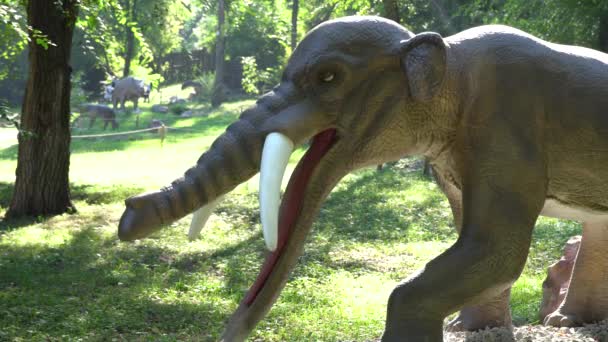 Exposition Animaux Modèles Mouvement Période Préhistorique Dinopark Sculpture Mécanique Platybelodon — Video