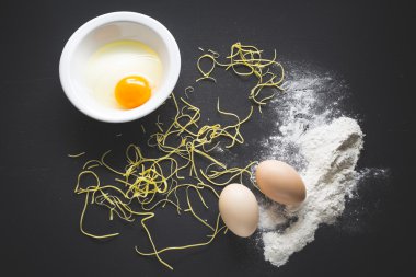 Ev yapımı yumurta erişte tarifi