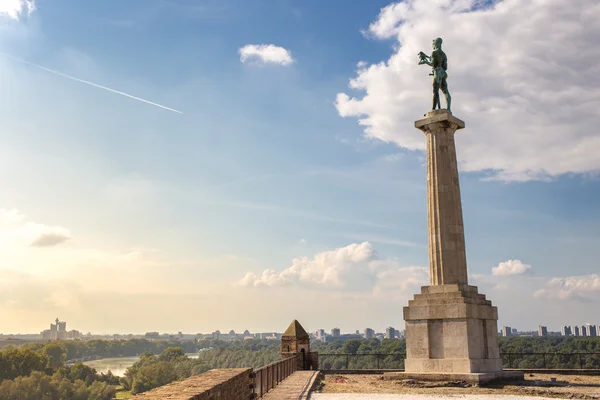 Памятник Виктору на Калемегданской крепости — стоковое фото