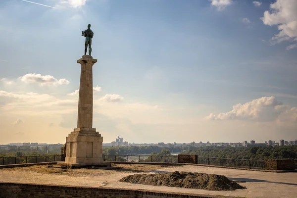 Белград Сербия - памятник Виктору на Калемегдане — стоковое фото