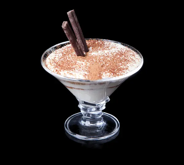 Postre de tiramisú con chocolate — Foto de Stock