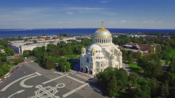 Katedral St Nicholas di Kronstadt Saint Petersburg — Stok Video