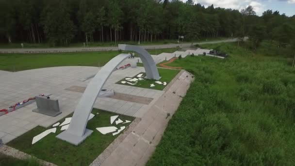 L'anello rotto è un complesso di strutture commemorative ai confini della battaglia per Leningrado. — Video Stock