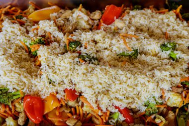 Sağlıklı sebzeli pilav. Arap mutfağı. Kapat..