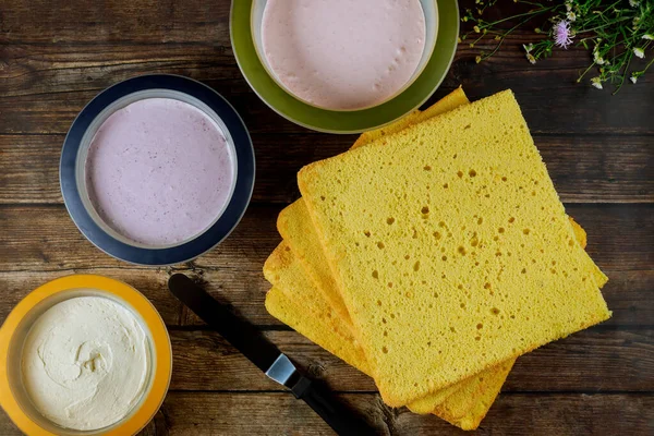 Helado Casero Pastel Cortado Para Hacer Pastel Festivo Baker Ocupación — Foto de Stock