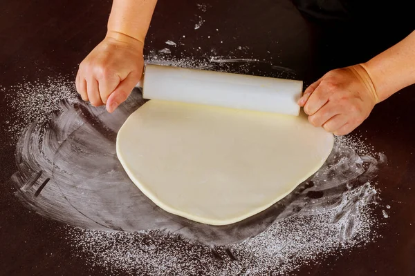 Panadero Fabricación Pastel Fondant Blanco Cocina —  Fotos de Stock