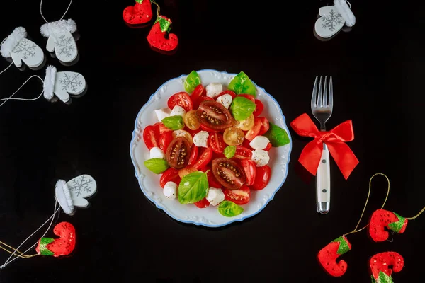 Tomaten Mozzarella Salat Scheiben Geschnitten Mit Gabel Zum Weihnachtsessen Vegetarisches — Stockfoto