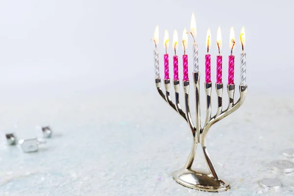 Judisk Ljusstake Menorah Med Brinnande Ljus Vit Bakgrund Hanukkah Semester — Stockfoto