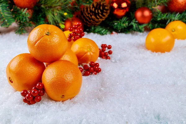 Bio Orangen Weihnachtsschale Mit Ornament Konzept Für Gesunde Ernährung — Stockfoto