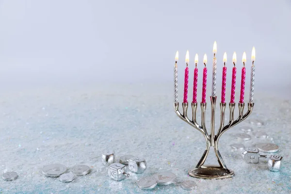 Judisk Ljusstake Menorah Med Brinnande Ljus Glitter Bakgrund Hanukkah Semester — Stockfoto