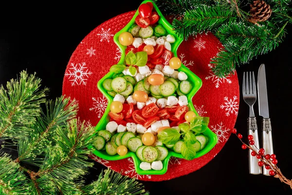 Christmas Tree Salad Made Sliced Fresh Cucumber Tomato Mozzarella Cheese — Stock Photo, Image