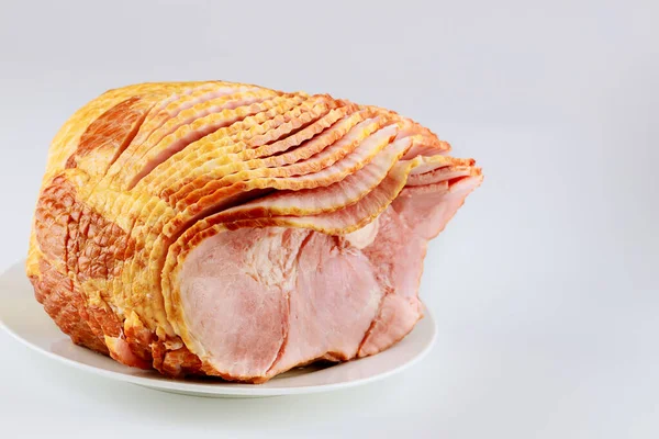 Spirale Geschnittenen Schweinefleisch Isoliert Auf Weißem Hintergrund Ferienverpflegung — Stockfoto