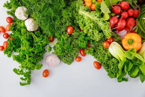 Υγιή Πολύχρωμα Λαχανικά Λευκό Φόντο Άνω Όψη — Φωτογραφία Αρχείου