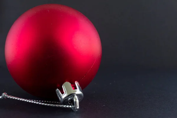 Рождественские Украшения Красный Шар Красным Фоном Рождественские Яйца Рождество 2020 — стоковое фото