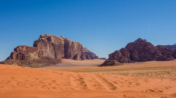 Wadi Rum çöl - Ürdün'de ayın Vadisi'nde. UNESCO Dünya onun