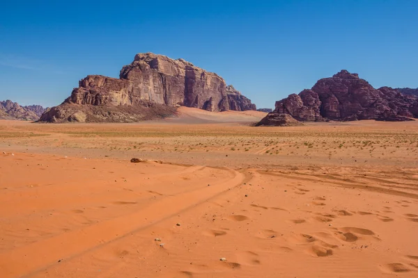 Wadi Rum çöl - Ürdün'de ayın Vadisi'nde. UNESCO Dünya onun