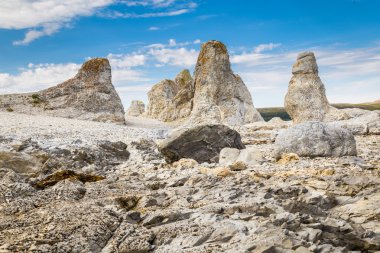Finnmark Norveç'in Kuzey-Doğu maliyetteki Trollholmsundet. Pilar