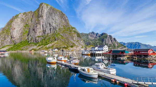 风景如画的港口的 Hamnoy 罗弗敦群岛，北挪威 — 图库照片