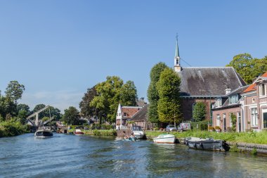 Vecht yakınındaki Hollanda Utrecht nehrinde tekne