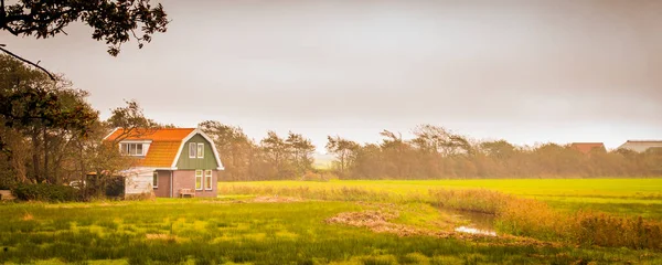 Landschap met huis Texel, Netehrlands — Stockfoto