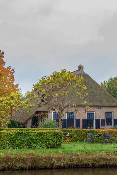 Traditional dutch farmhouse — Stock Photo, Image