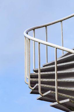 Spiral metal merdiven