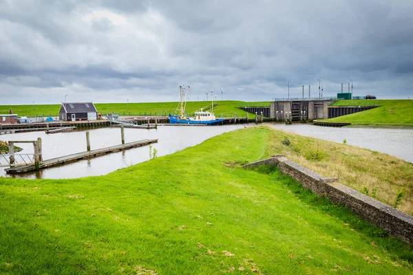 Village Termunterzijl en Groningren en los Países Bajos —  Fotos de Stock