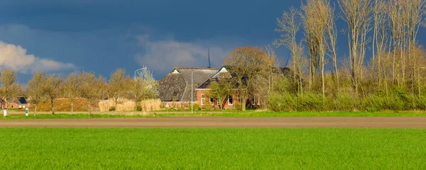 Alter Bauernhof in Groningen in den Niederlanden — Stockfoto